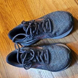 Brooks Adrenaline 21 size 8 women's